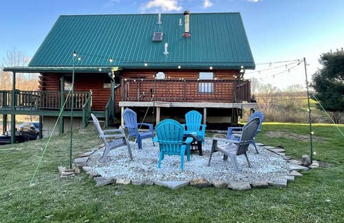 Ithaca Cabin | Cabin near Finger Lakes & Ithaca with Firepit and Patio