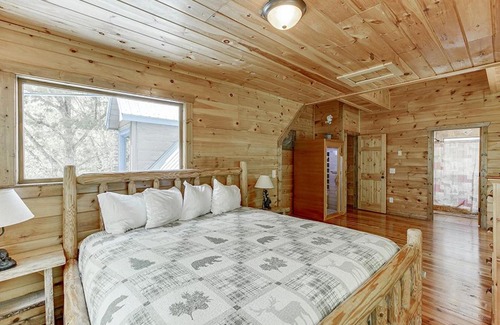 Cleveland House | Cabin Near Helen, GA w Jacuzzi & Hot Tub