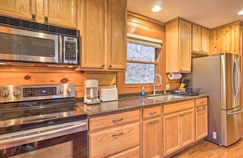 Asheville Cabin | Cabin Near Hiking, Skiing & Waynesville!