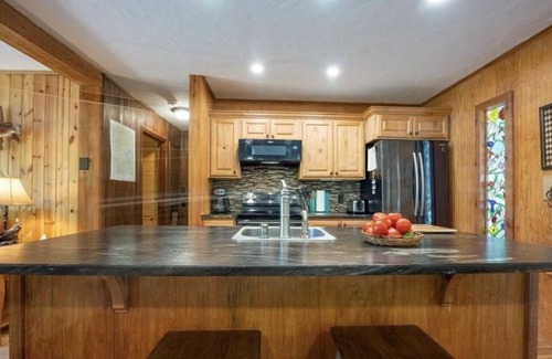 Topton Cabin | Cabin on Lake Nantahala/Firepit/Wi-Fi/Private Dock