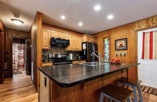 Topton Cabin | Cabin on Lake Nantahala/Firepit/Wi-Fi/Private Dock