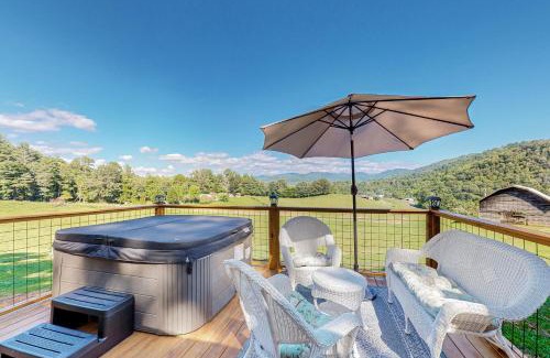 Mars Hill House | Cabin on Loye & Sunrise Cabin