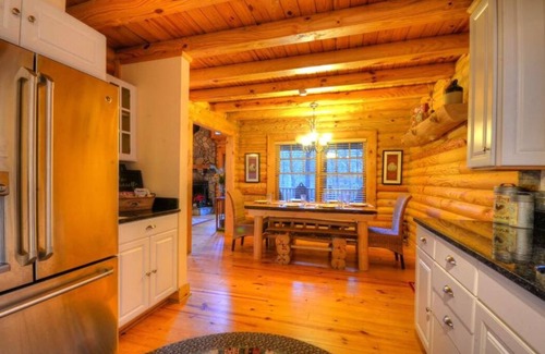 Topton Cabin | Cabin on Nantahala River! Dog-Friendly