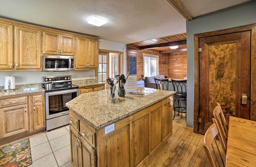 Wetmore Cabin | Cabin on Powell Lake w/On-Site Snowmobile Trails!