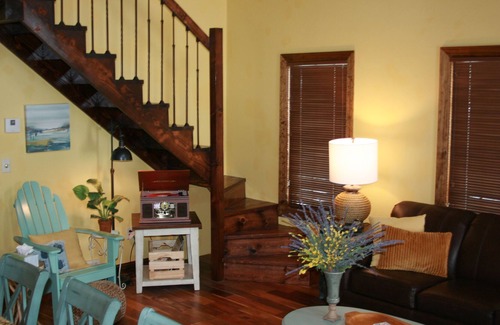 Aberdeen House | Cabin on Richmond Lake / 3 bedroom / 2 bath / wrap around deck
