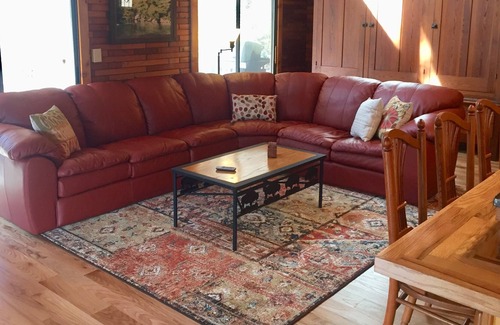 Burnsville Cabin | Cabin on South Toe River and pet friendly!