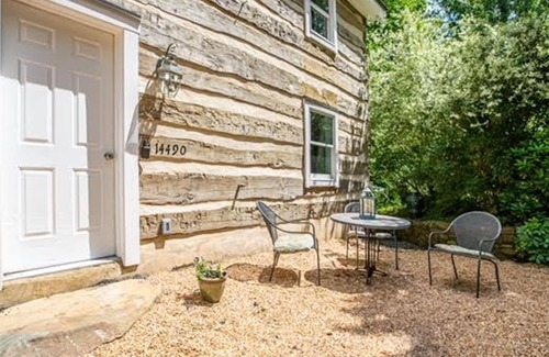Waterford Cabin | Cabin on the Creekside