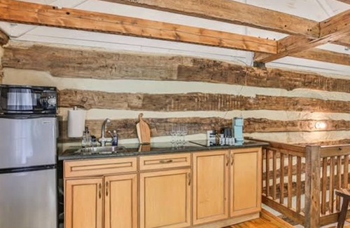 Waterford Cabin | Cabin on the Creekside