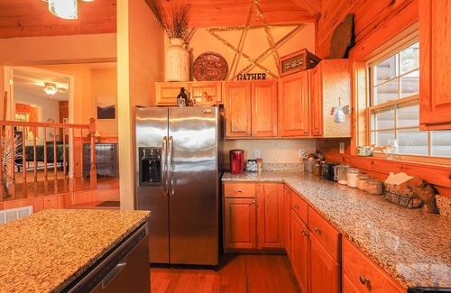 Hendersonville House | Cabin on the Rocks- Log Home | 2 Bed, 2 Bath