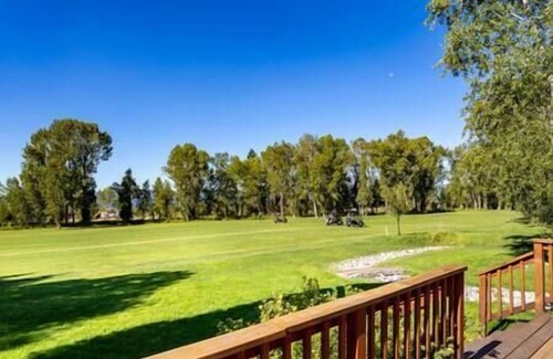 Thayne House | Cabin on the Green at Star Valley Ranch Wyoming