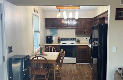 Deepwater House | Cabin on Truman Lake. Fishing, hunting, or boating. Bring the family and enjoy!