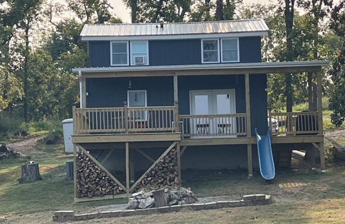 Deepwater House | Cabin on Truman Lake. Fishing, hunting, or boating. Bring the family and enjoy!