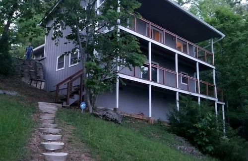 La Follette House | Cabin on water with Covered Boat Dock -Gentle Slope to Lake!