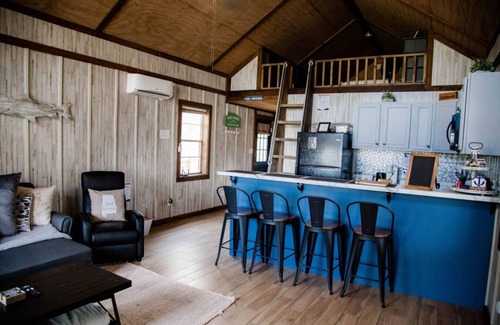 Groveoak Cabin | Cabin|Pets!Sleeps 5|Close to Lake Guntersville|2BR