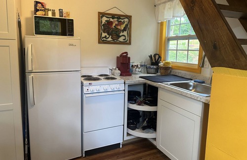 Wildwood Cabin | Cabin-Private deck-View of woods-15 mins to Chattanooga-Hiking-Additional cabins for larger groups