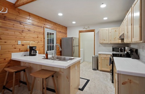 La Pine House | Cabin, Private Fenced Beauty! Detached Game Room, Darts, Basketball, Foosball