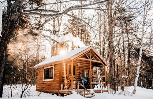 Greenville Ski Chalet | Cabin, Queen Bed with Shared Bathroom