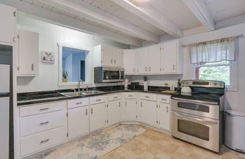 New Germantown Cabin | Cabin Rental Near Pennsylvania State Parks