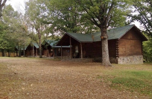 Newnata Cabin | Cabin rentals in Fifty Six, AR. Two miles from Blanchard springs and Gunner Pool