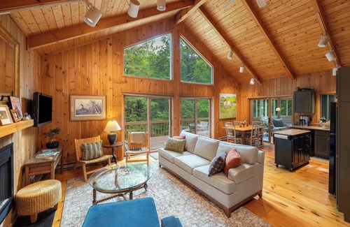 Becket House | Cabin Retreat in the Berkshire Woods
