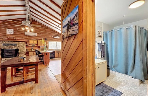 High Springs House | Cabin Retreat on 8.5 Acres – High Springs, FL