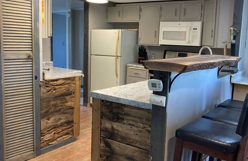 Brazeau Cabin | Cabin Retreat on White Potato Lake