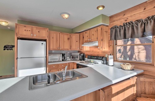 Valley Creek Run Cabin | Cabin w/Fire Pit: 5 Mi to Cataloochee Skiing