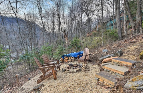Valley Creek Run Cabin | Cabin w/Fire Pit: 5 Mi to Cataloochee Skiing