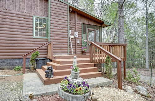 Blairsville Cabin | Cabin w/Hot Tub. Casino 18 miles, Free Pass to swimming beach. Fishing 4 miles