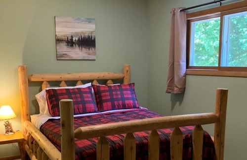 Wausau Cabin | Cabin w/ hot tub on Lake Wausau near Granite Peak