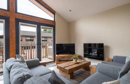 Hallington House | Cabin W Hot Tub, Outdoor Dining In National Park