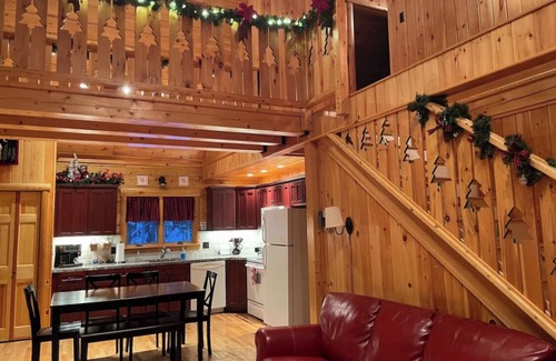 Greenville Cabin | Cabin w/waterfront access, beach, trails, gameroom