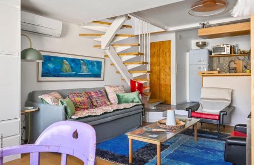 8th Arrondissement Apartment | Cabin, waterfront terrace
