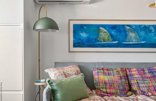 8th Arrondissement Apartment | Cabin, waterfront terrace