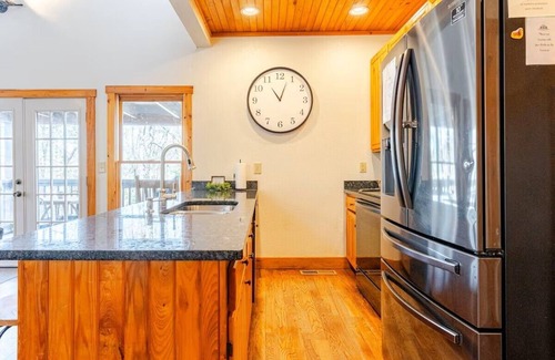 Cleveland House | Cabin with Game Room and Fire Pit in Heart of N. GA Wine Country!