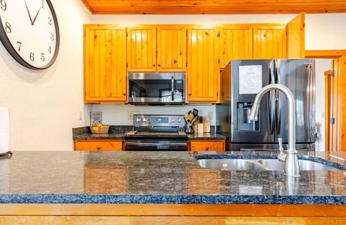 Cleveland House | Cabin with Game Room and Fire Pit in Heart of N. GA Wine Country!