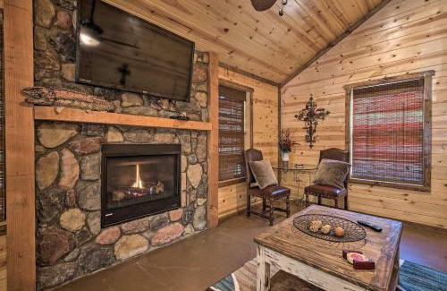 Broken Bow House | Cabin with Hot Tub - Near Broken Bow Lake and Hiking!