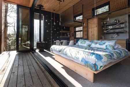 Eastman House | Cabin Zoobox 54