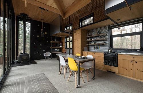 Eastman House | Cabin Zoobox 68