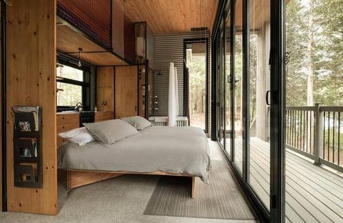 Eastman House | Cabin Zoobox 82