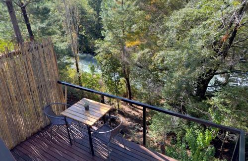 Melipeuco Other | Cabina vista al río en Roca Truful