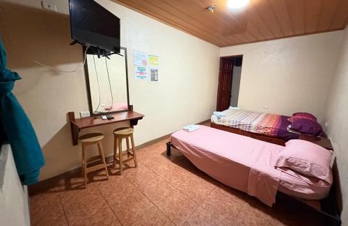 Ciudad Cortes Hotel | Cabinas Dushka