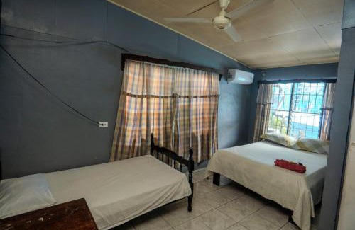 Quepos House | Cabinas Estefan