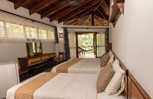 Avellanas Beach Hotel | Cabinas Las Olas