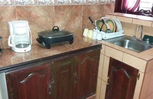 Puntarenas Hotel | Cabinas Madeleine