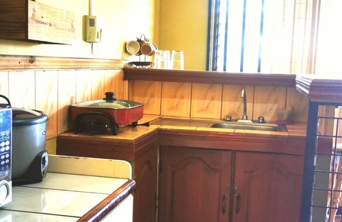 Puntarenas Hotel | Cabinas Madeleine