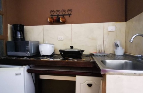 Puntarenas Hotel | Cabinas Madeleine