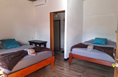 Hone Creek Hotel | Cabini Taz