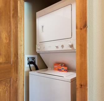 Crooked Pines House | Cabins 21