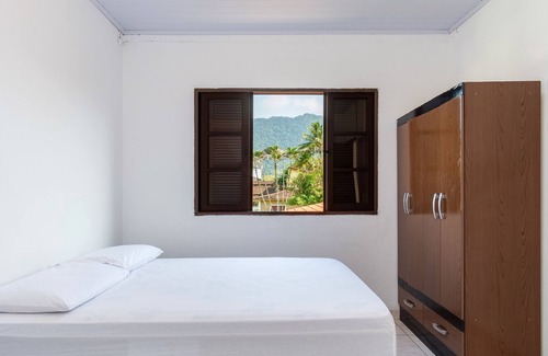Maranduba Ski Chalet | Cabins with air conditioning 100 meters from the beach Maranduba, Ubatuba